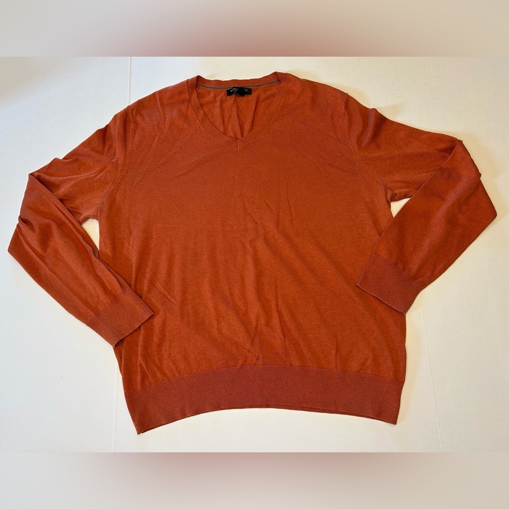 Banana Republic Men's V-Neck Sweater in Rust